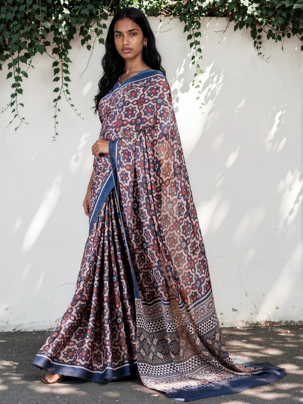 Mauve Purple Ethnic Motif Satin Georgette Saree