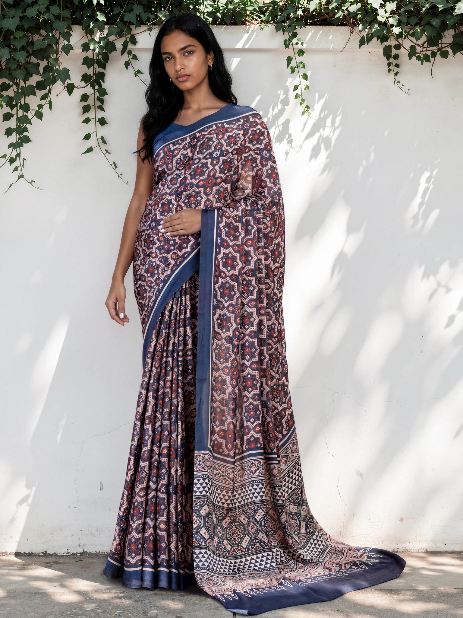 Mauve Purple Ethnic Motif Satin Georgette Saree