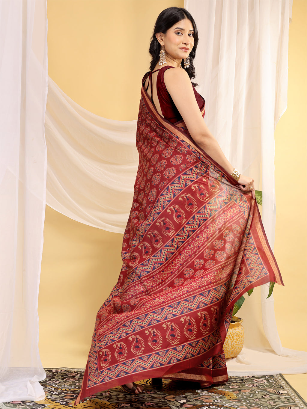 Chanderi Silk Artistic Motif Crimson Red Saree