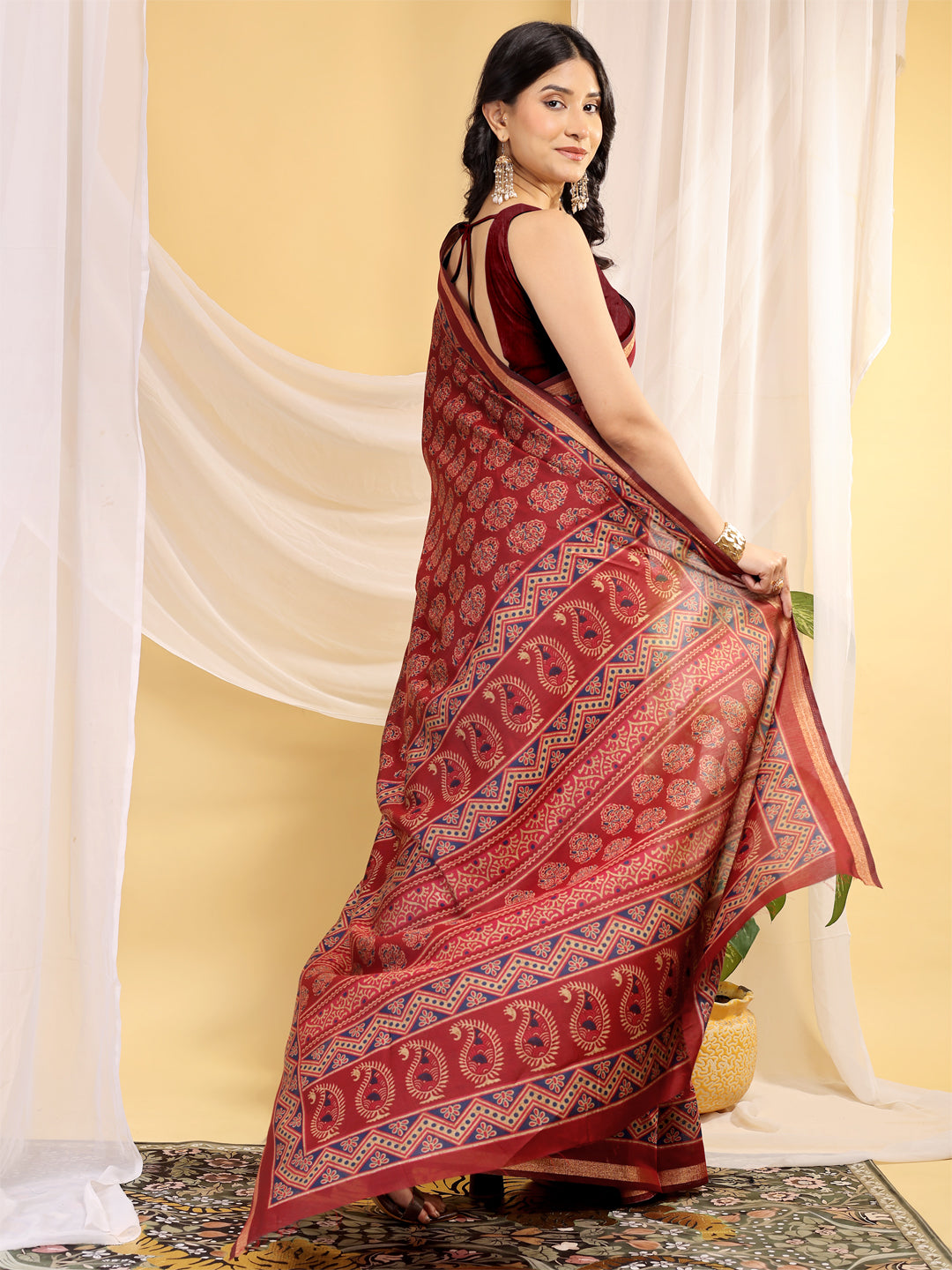 Chanderi Silk Artistic Motif Crimson Red Saree