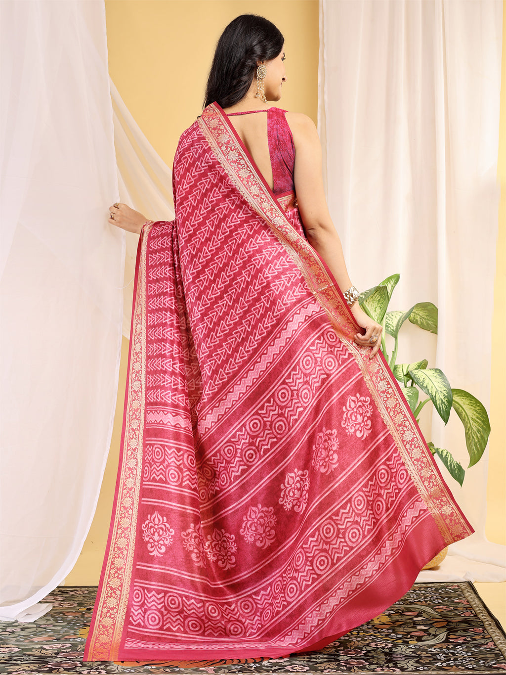 Cotton Blend Geometric Rose Pink Saree
