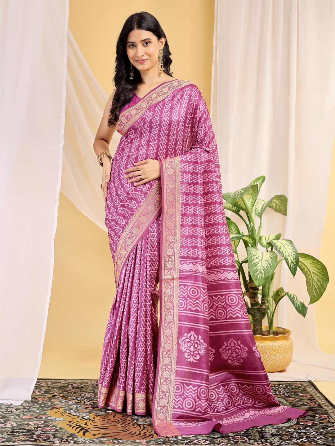 Cotton Blend Geometric Rani Magenta Saree