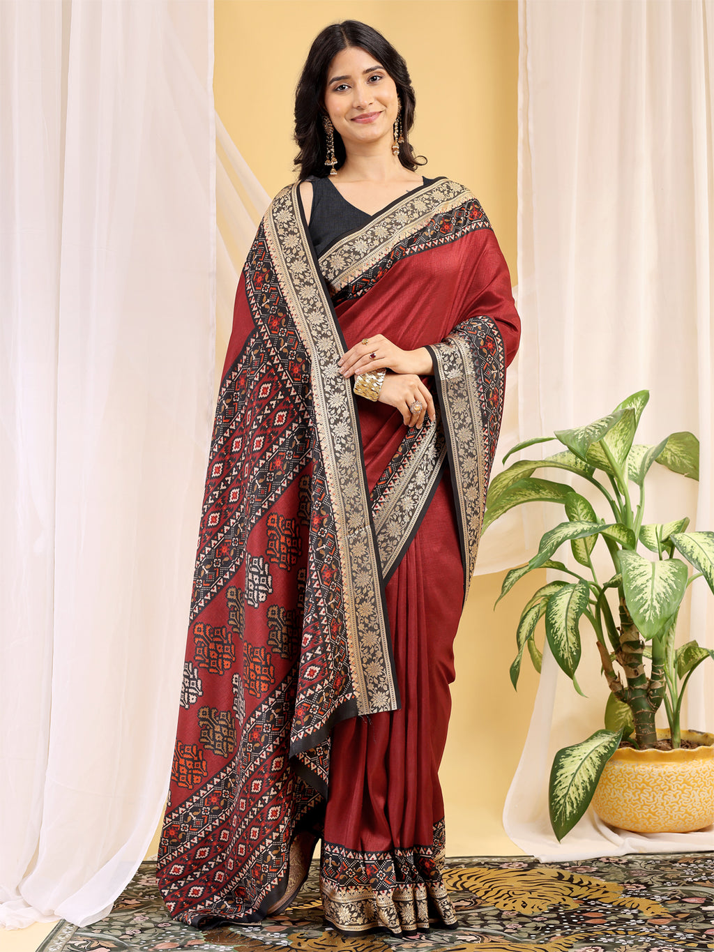 Cotton Blend Ethnic Motif Deep Maroon Red Saree