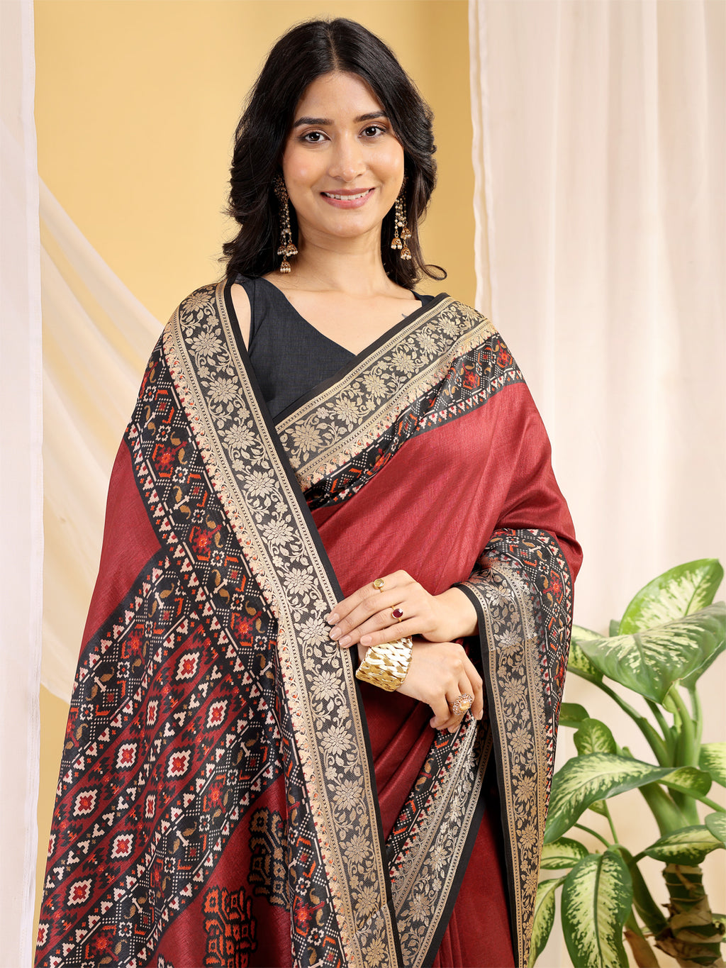 Cotton Blend Ethnic Motif Deep Maroon Red Saree