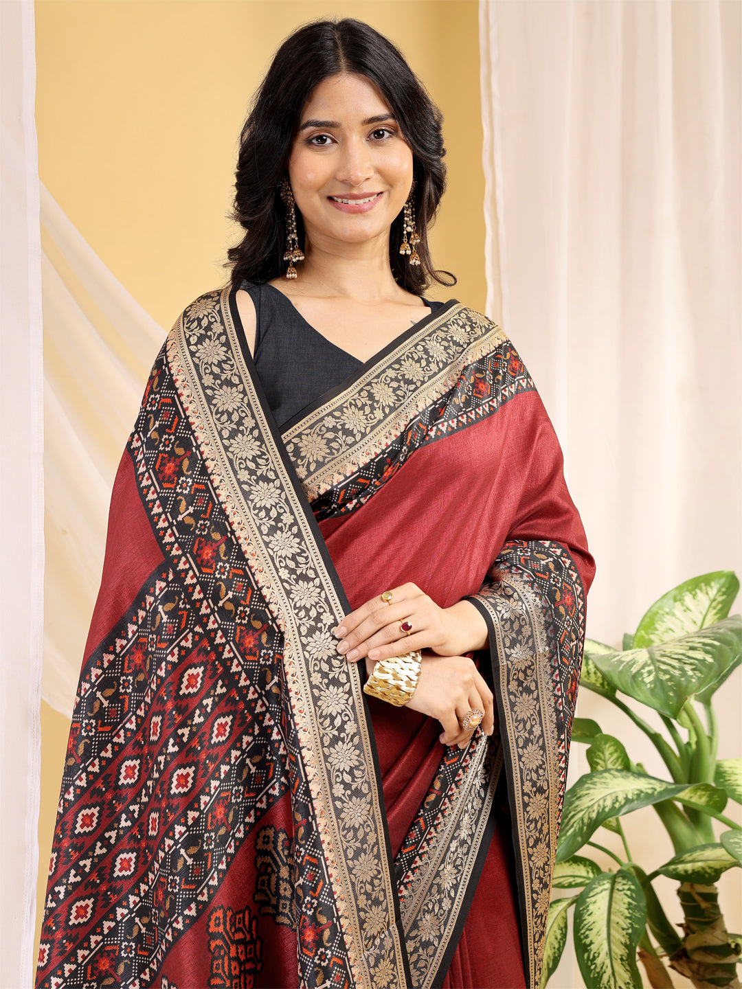 Cotton Blend Ethnic Motif Deep Maroon Red Saree