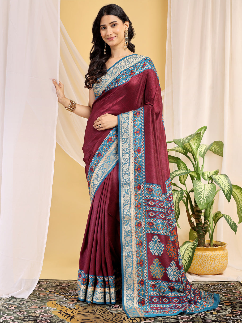 Cotton Blend Ethnic Motif Wine Maroon Saree