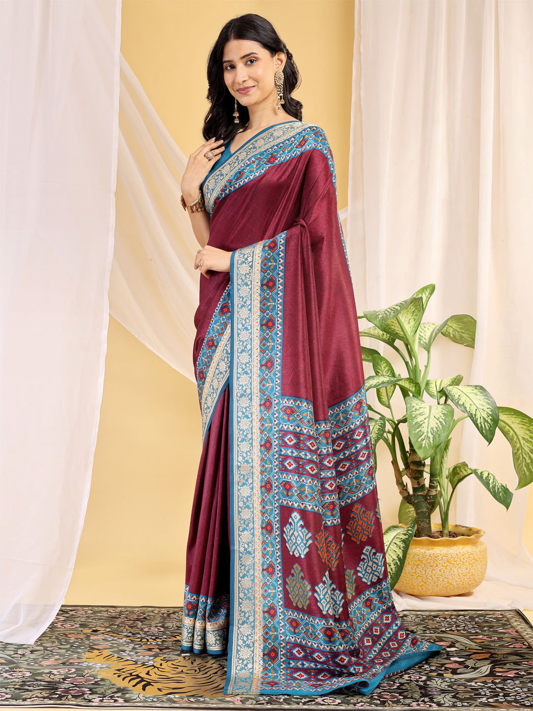Cotton Blend Ethnic Motif Wine Maroon Saree