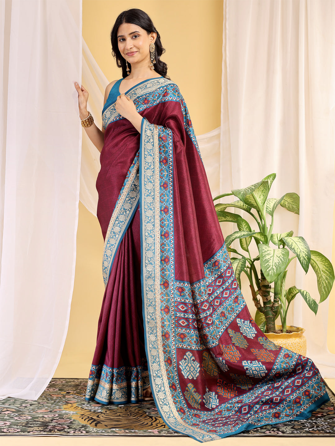 Cotton Blend Ethnic Motif Wine Maroon Saree