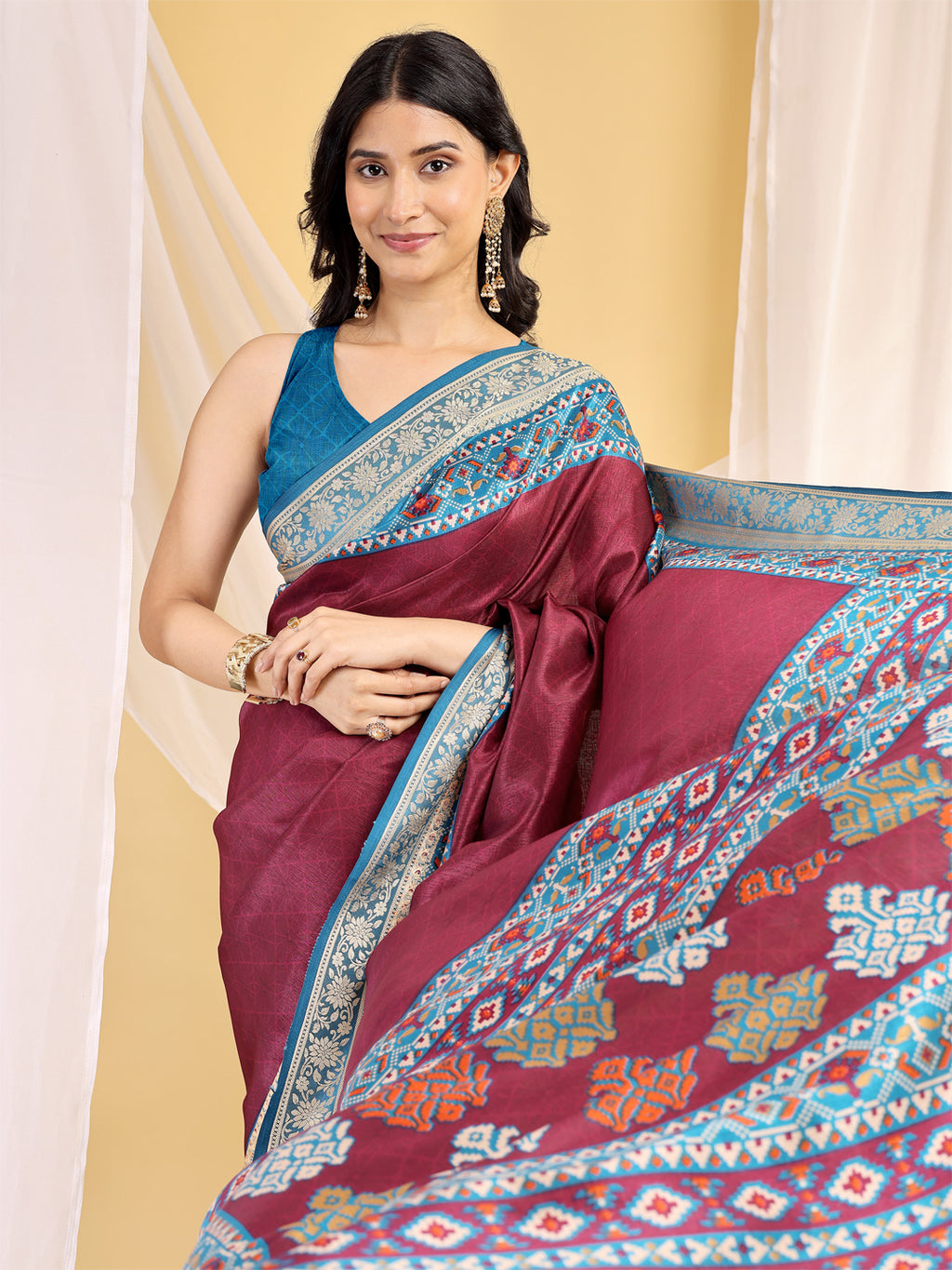 Cotton Blend Ethnic Motif Wine Maroon Saree
