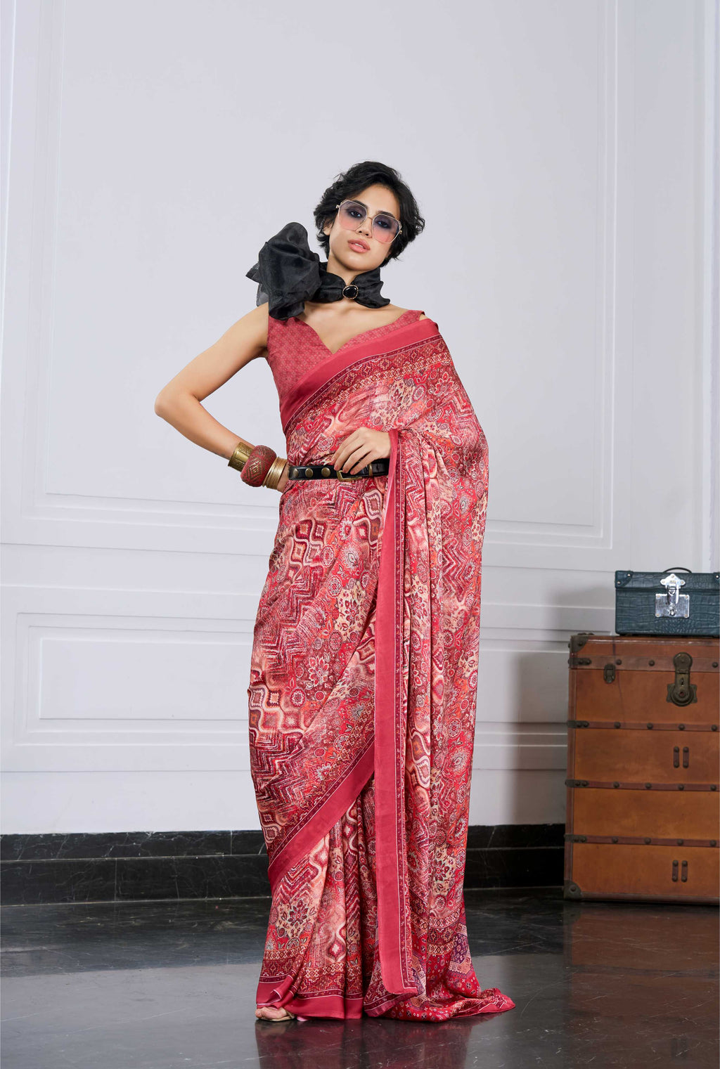 Crepe Artistic Motif Rose Pink Saree