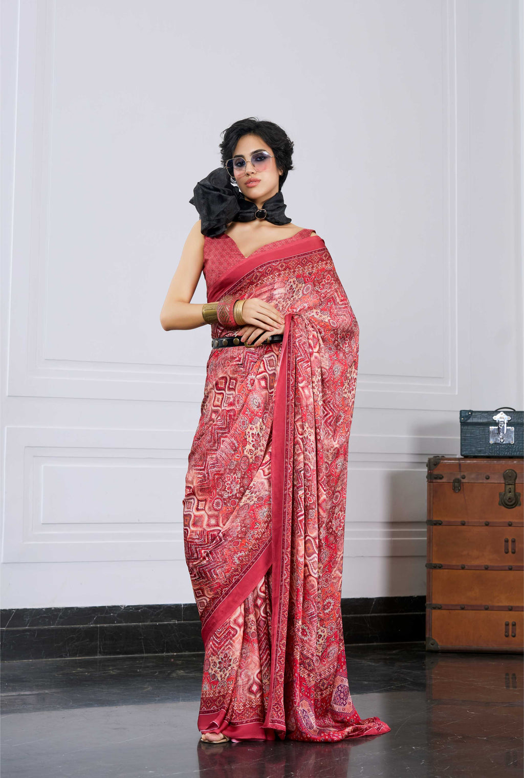 Crepe Artistic Motif Rose Pink Saree