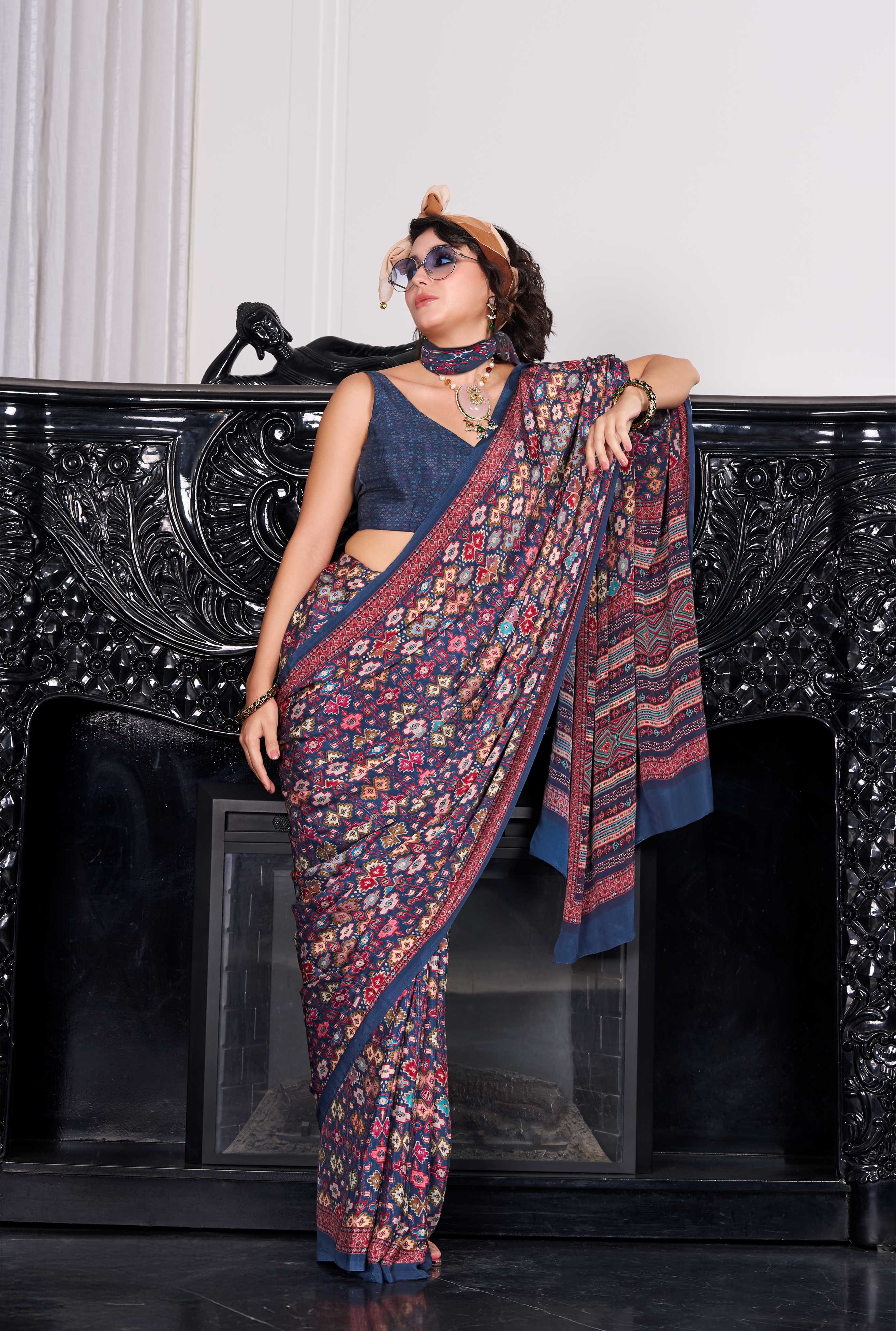 Flow Ethnic Motif Charcoal Grey Saree