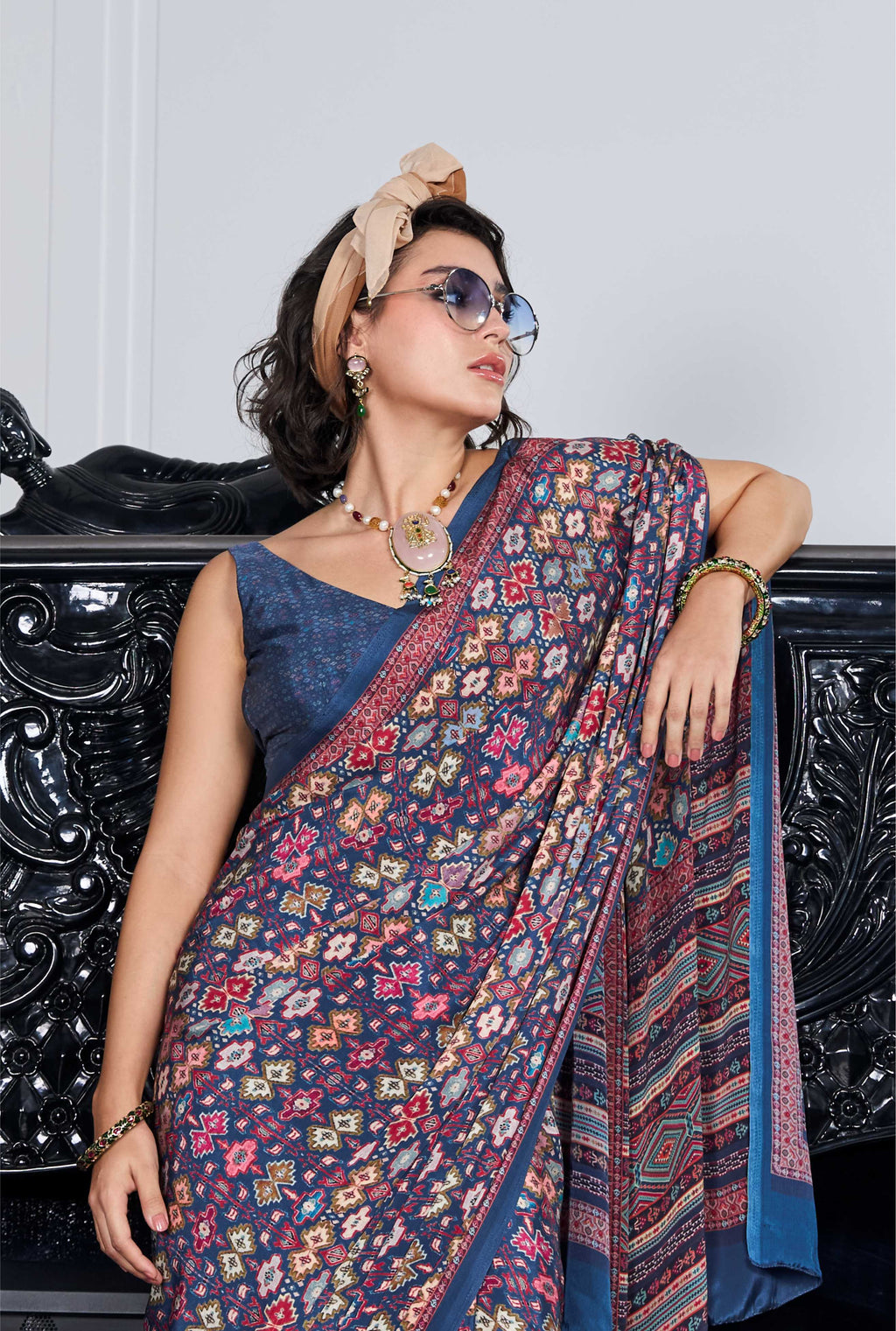 Flow Ethnic Motif Charcoal Grey Saree